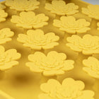 Schleckmatte für Hunde – Ringelblume, gelb – Bild 2