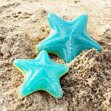 Pet dog toys can be flushed and frozen in summer, glow in the dark, float in water, and are reusable rubber pet toys